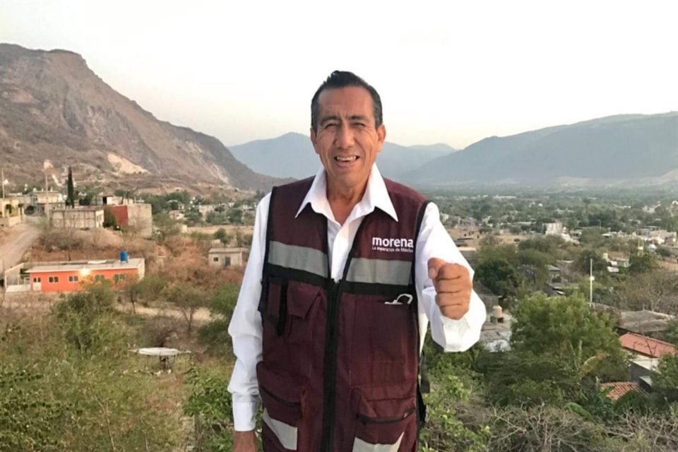 Los cadáveres del ex Alcalde del municipio de Huamuxtitlán, Aurelio Méndez y su chofer fueron hallados tras de haber sido secuestrados.