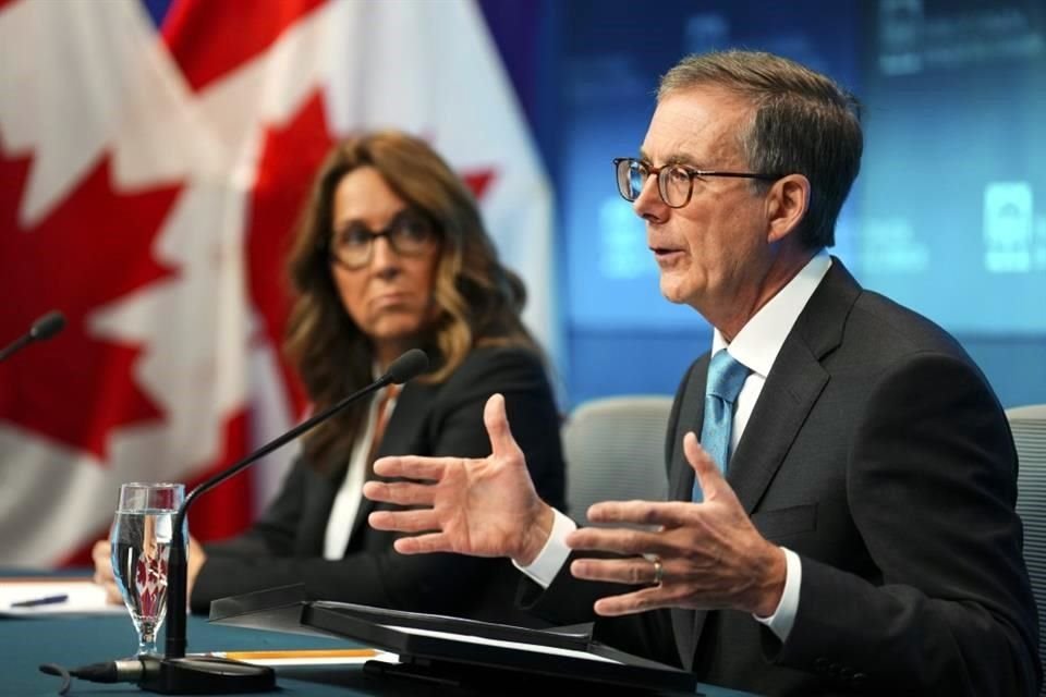 Grupos industriales advirtieron que el plan para reducir llegada de migrantes a Canadá podría dañar la fuerza laboral del país.