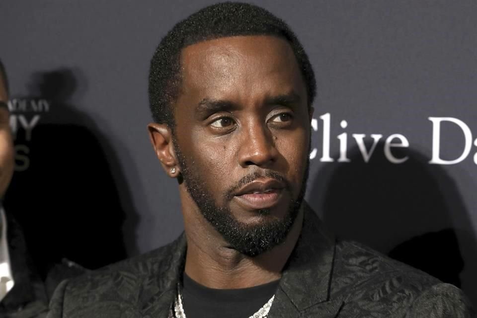 La colección de videos del archivo presenta también contenido de Sean Combs manteniendo intimidad con celebridades.