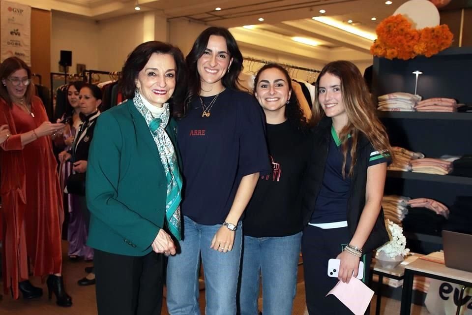 Alexandra Quintana, Paloma Bravo, Regina Bravo e Ines quintana