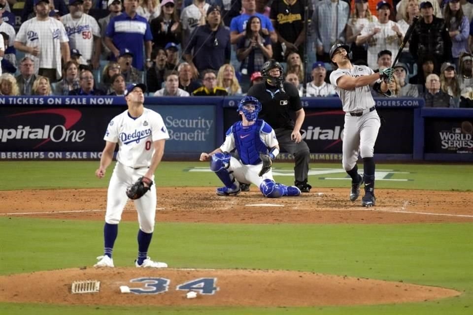 Un cuadrangular de Giancarlo Stanton sobre los lanzameintos de Jack Flaherty trajo las dos carreras de los Yankees en la sexta entrada.