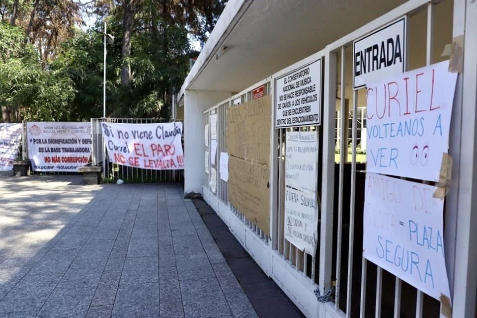 A través de un comunicado, estudiantes en paro indicaron que insisten 'en la petición de llevar la designación del director o directora hacia un proceso democrático'.