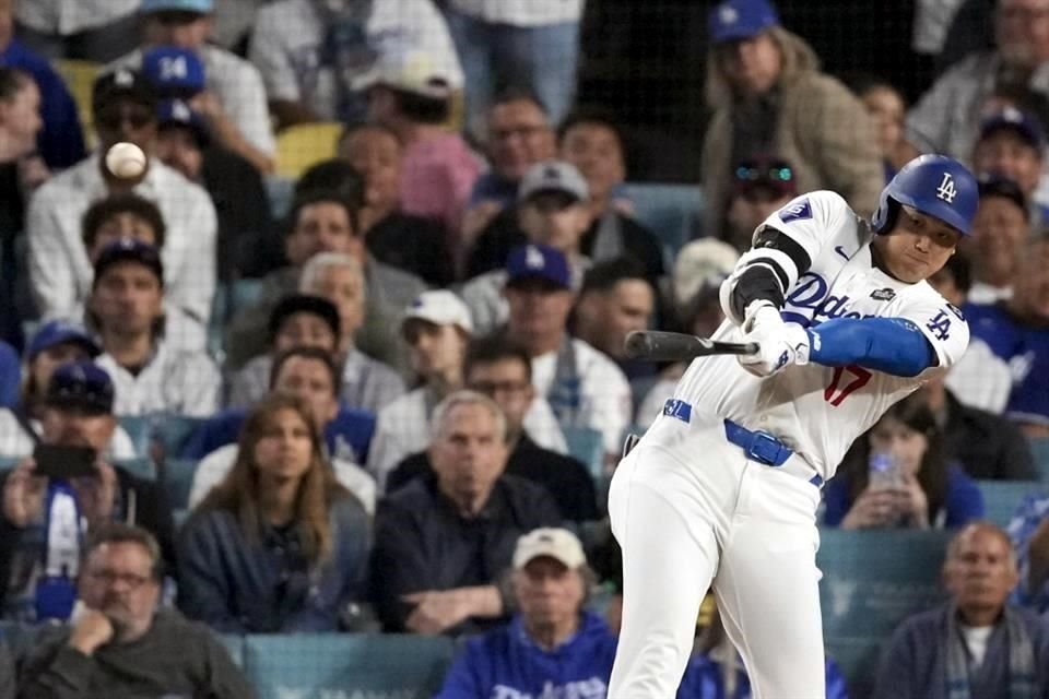 El swing de Shohei Ohtani es muy singular.