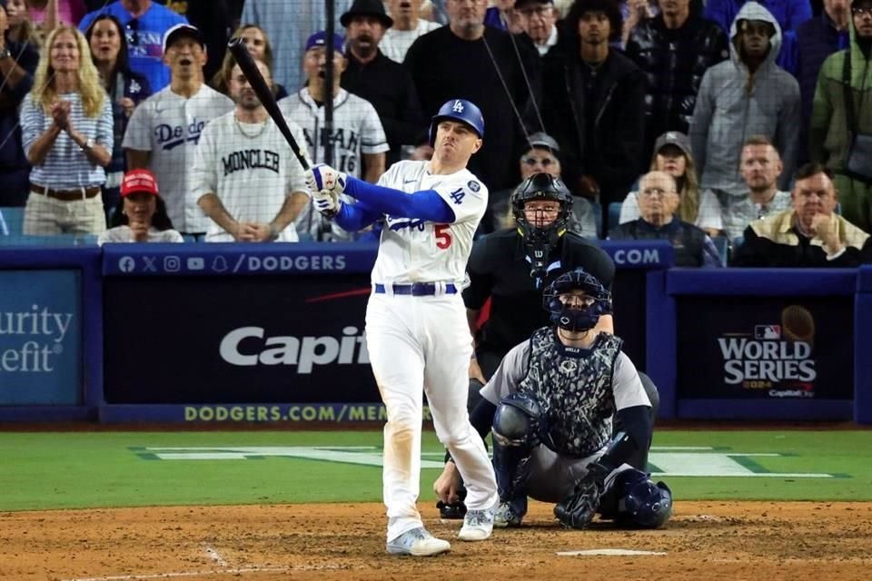 Freddie Freeman pegó grand slam en la baja de la décima entrada y Dodgers derrotó 6-3 a los Yankees.