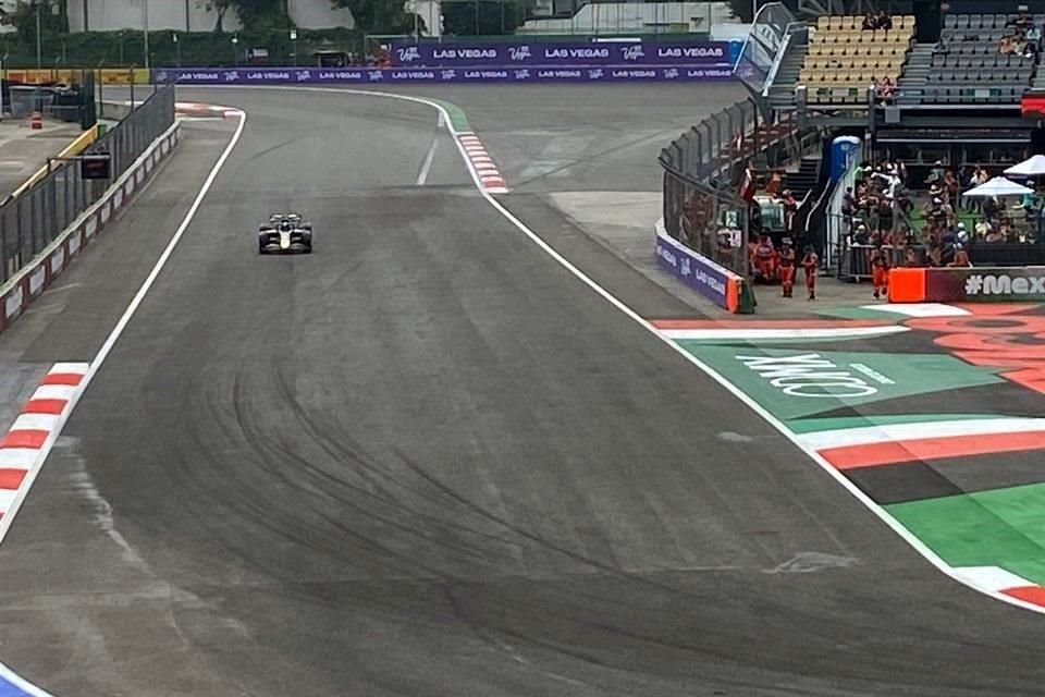 El rodaje de 'F1' se ha dado en los 'tiempos muertos' del Gran Premio de México.