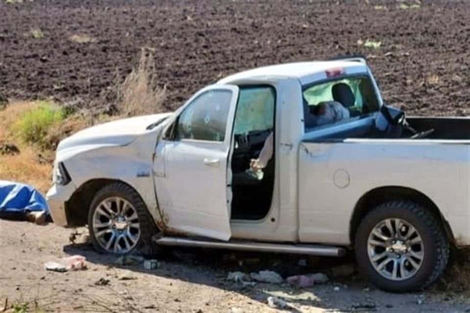 Un ataque este sábado en las inmediaciones de la caseta de cobro de la autopista Benito Juárez, Culiacán-Los Mochis dejó tres muertos.