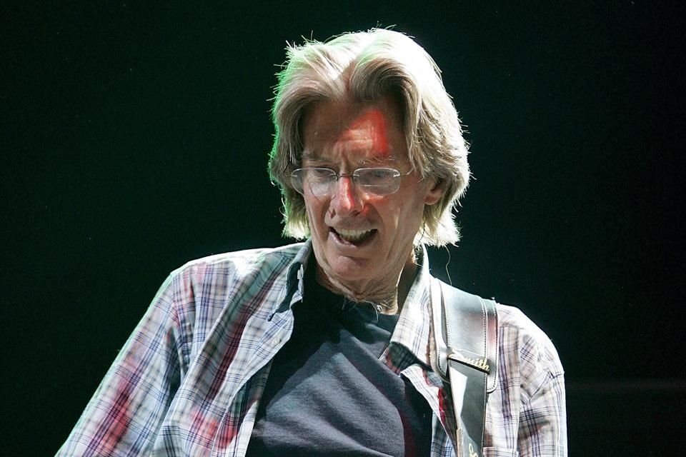 El músico Phil Lesh, bajista y fundador de la banda Grateful Dead, murió a los 84 años; se desconoce la causa.