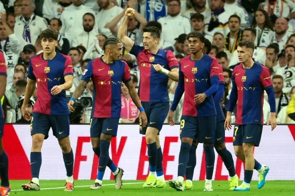 Barcelona le sacó seis puntos al Real Madrid con la goleada de 4-0 en el Santiago Bernabéu.