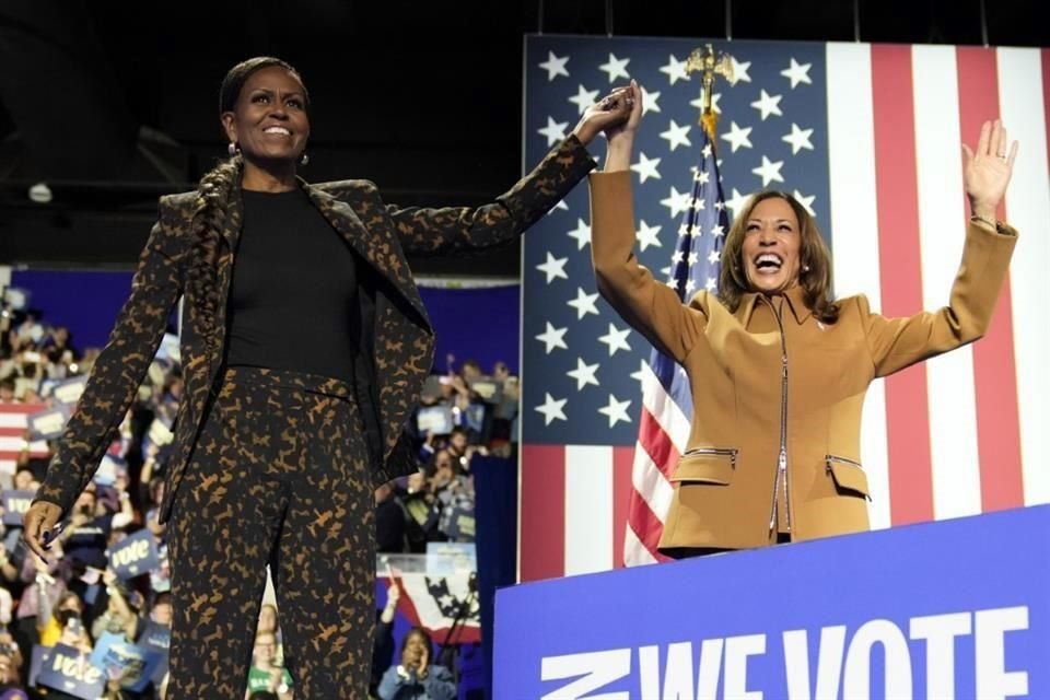 Michelle Obama pidió a los hombres apoyar candidatura de Harris, advirtiendo que las vidas de las mujeres estarían en riesgo con Trump.