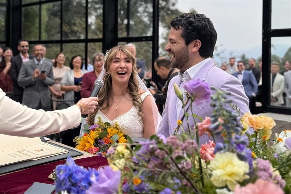 Daniela Luján y Mario Monroy se casaron en una ceremonia, ante invitados como Michelle Rodríguez, Jessica Segura y Ricardo Margaleff.