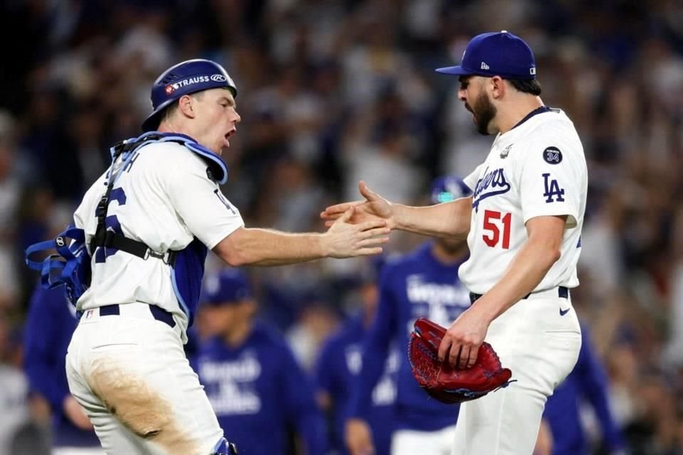 Los Dodgers ganaron 4-2 a Yankees y tomaron ventaja de 2-0 en la Serie Mundial, pero Shohei Ohtani salió lesionado del hombro izquierdo.