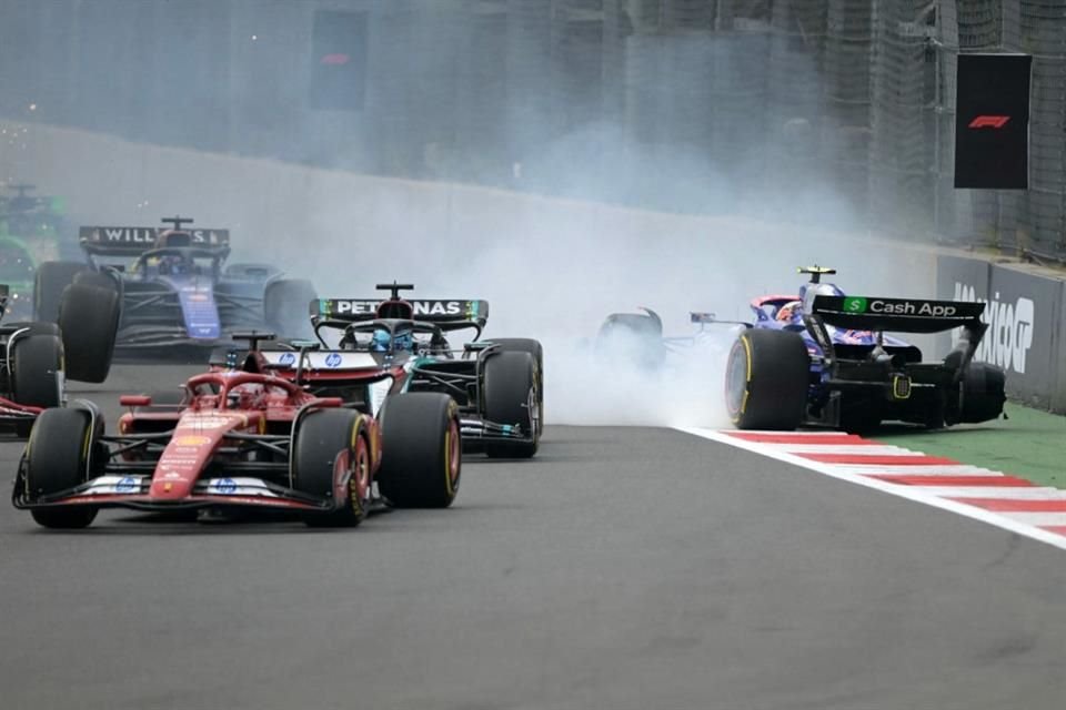 Fue una accidentada largada en el Gran Premio de la Ciudad de México.