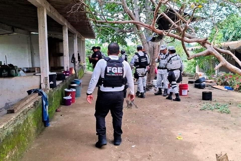 Ejército y GN desmantelaron un campamento criminal en Coyuya de Benítez, Guerrero.