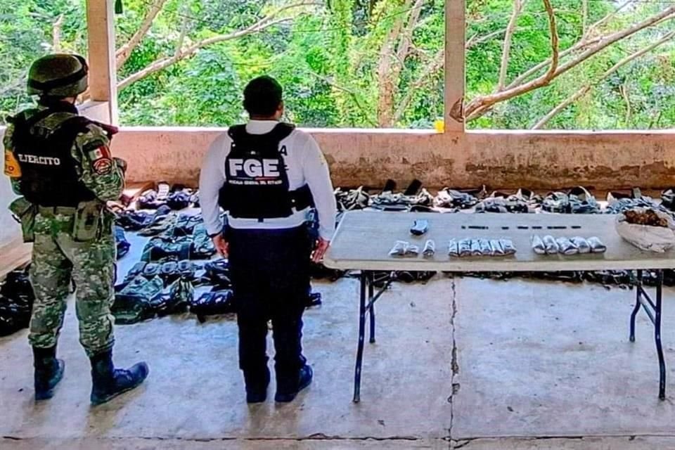 Hallaron cartuchos de armas de fuego de distintos calibres, pólvora, droga y equipo táctico.