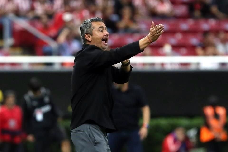 Arturo Ortega, director técnico de las Chivas.