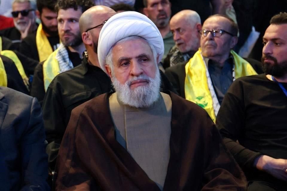 Hezbolá eligió al jefe adjunto Naim Qassem para suceder al asesinado secretario general Hassan Nasrallah, quien murió en un ataque israelí.