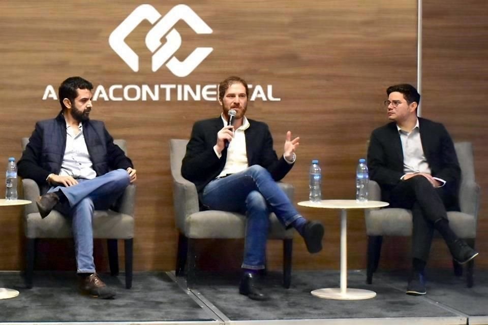 Directivos de Arca Continental en la presentación de AC Ventures.