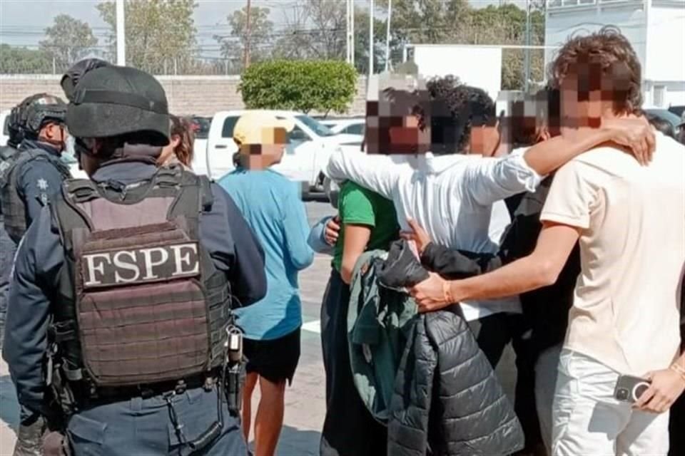 Los adolescentes y el entrenador de tenis fueron rescatados del plagio virtual que sufrieron en Irapuato, Guanajuato.