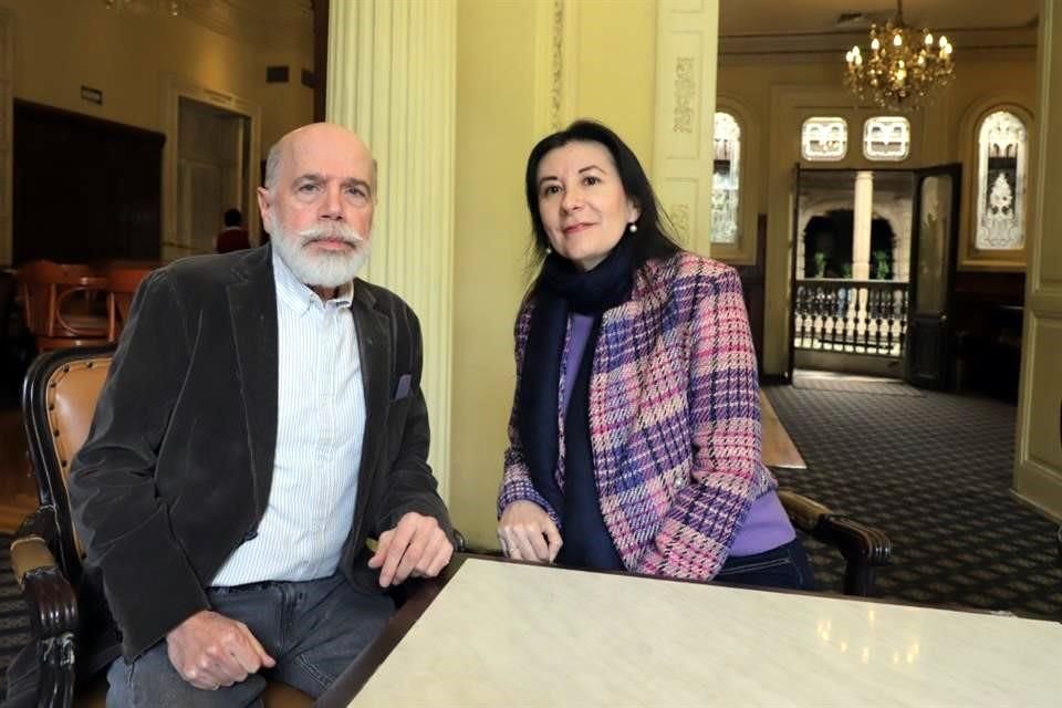 Pablo Fossas, bisnieto de José Luis Requena y Ángela Legarreta, y la historiadora de arte Paloma Jiménez Vega, pugnan por el rescate del inmueble con valor patrimonial.