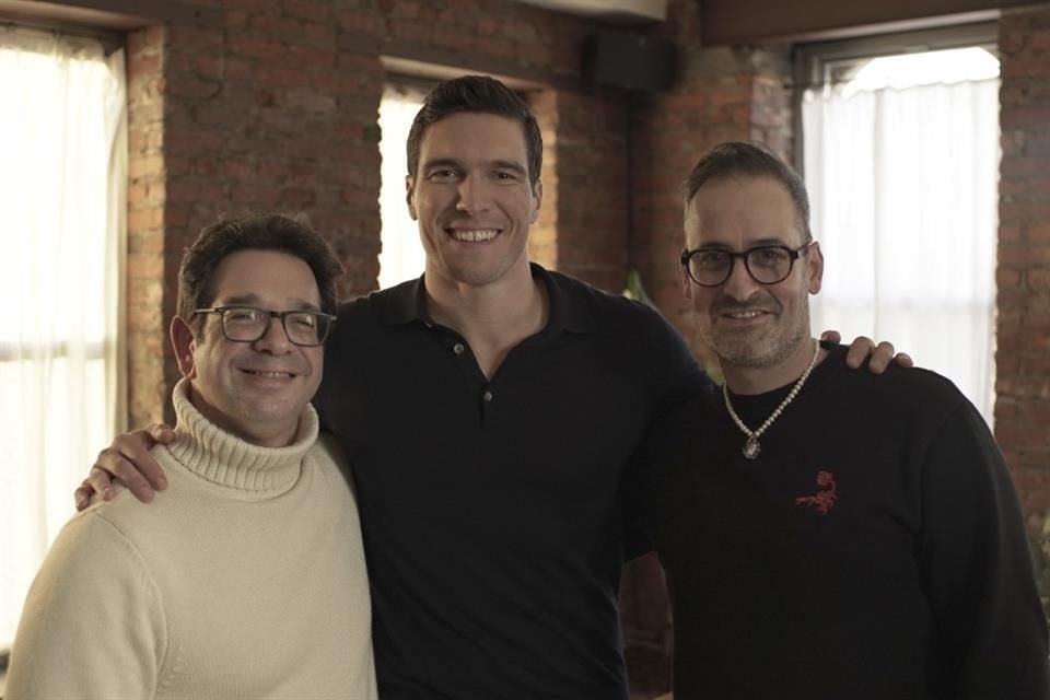 El productor Peter Ettedgui, Will Reeve y el realizador Ian Bonhote durante las filmaciones del documental.