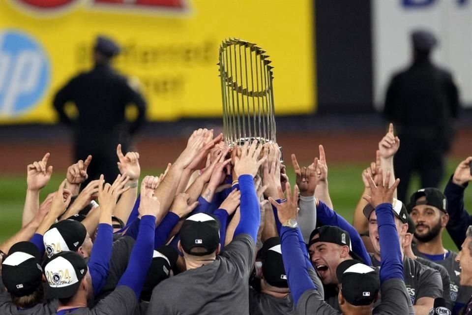 El octavo trofeo de las Grandes Ligas de los Dodgers.