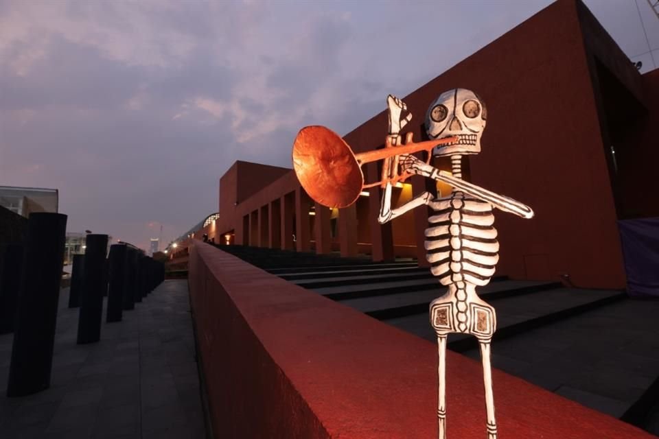 La Feria de las Calacas de Alas y Raíces llega al Centro Nacional de las Artes.