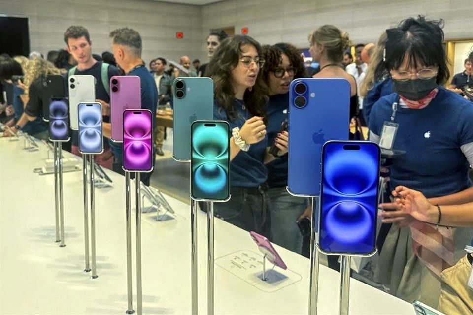 Las ventas del iPhone, el principal producto de la empresa, aumentaron un 5.5 por ciento, a 46 mil 220 millones de dólares.