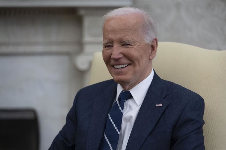 El Presidente Joe Biden durante una reunión en la Oficina Oval de la Casa Blanca, en Washington, el 30 de octubre de 2024.