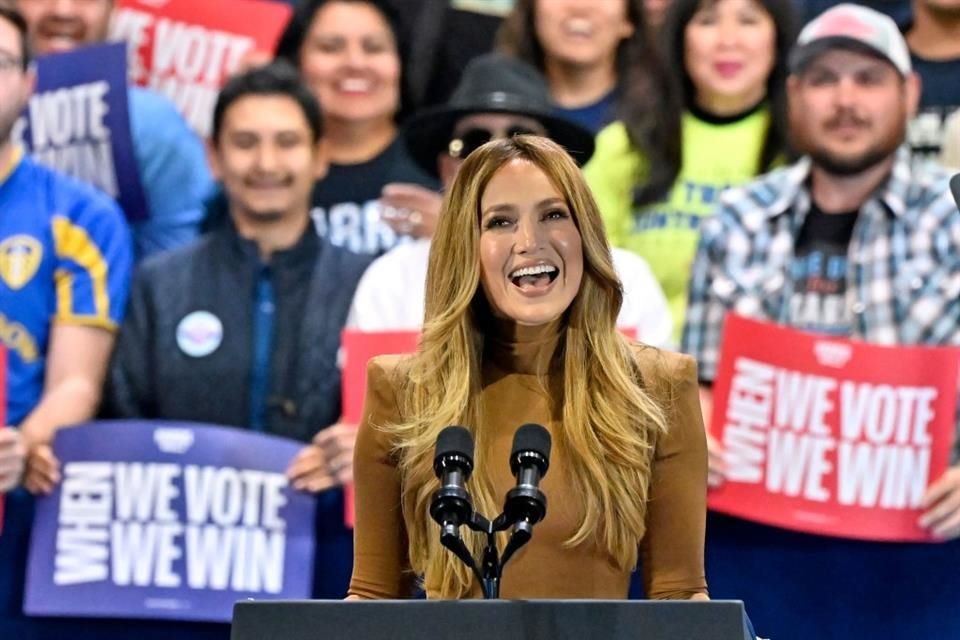 La cantante Jennifer Lopez durante un mitin de campaña de Kamala Harris en Las Vegas.