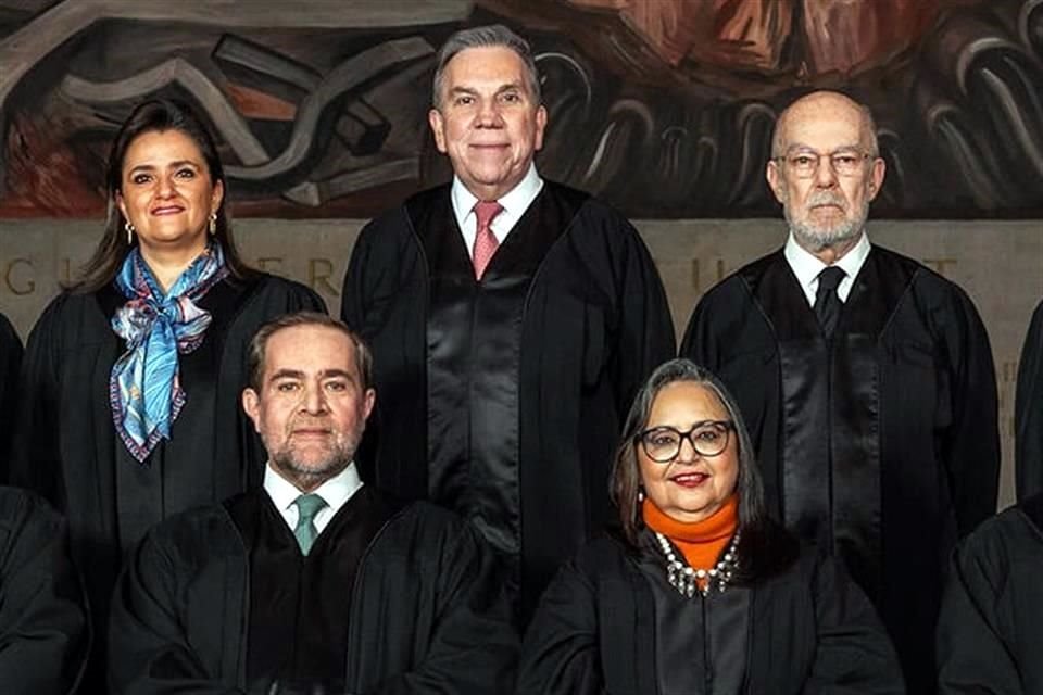 Sólo tres ministras afines a la 4T participarán en la elección judicial.