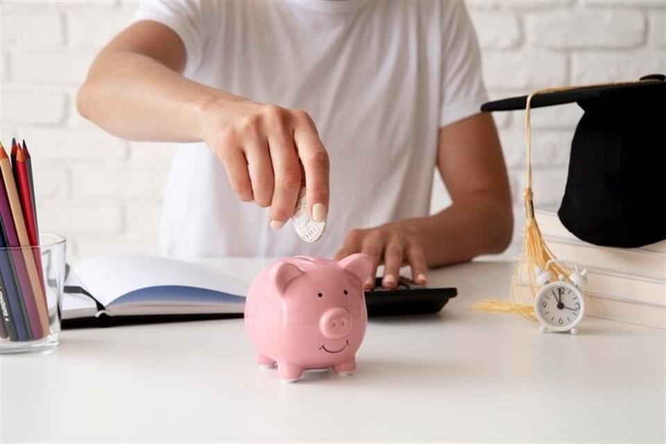 Aprende a llevar una relación más sana con tus finanzas con estos cursos sobre educación financiera.