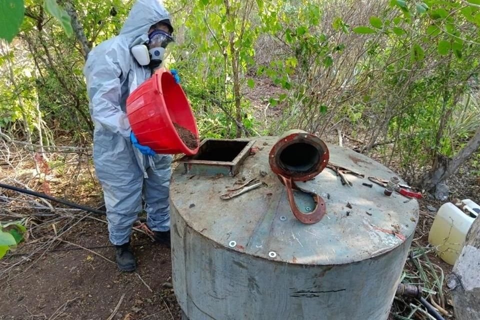 Autoridades aseguraron un laboratorio clandestino en Navolato, Sinaloa, utilizado en producción de metanfetaminas, el cual pertenecía a facción de 'Los Chapitos'.