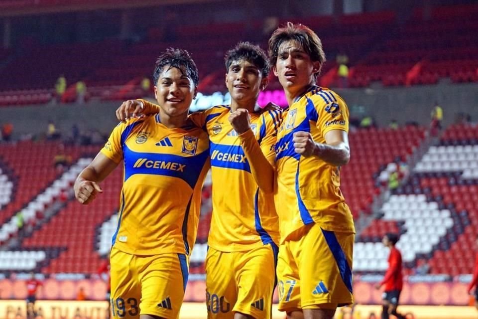 Tigres tomó por el momento la cima del torneo.