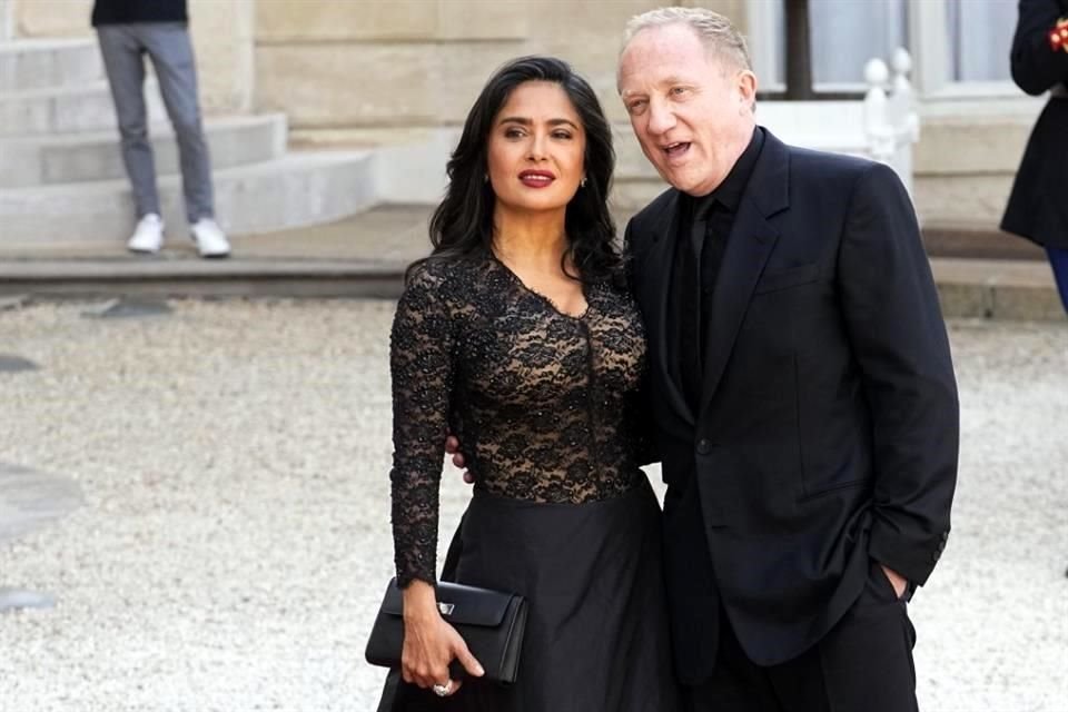 Salma Hayek reveló que carece de acuerdo prenupcial con el millonario François-Henri Pinault, con quien contrajo nupcias en 2009.