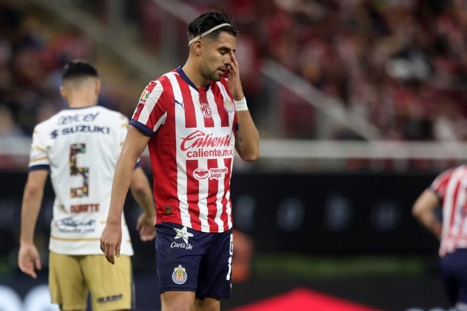 Ricardo Marín en el partido de Chivas ante Pumas.