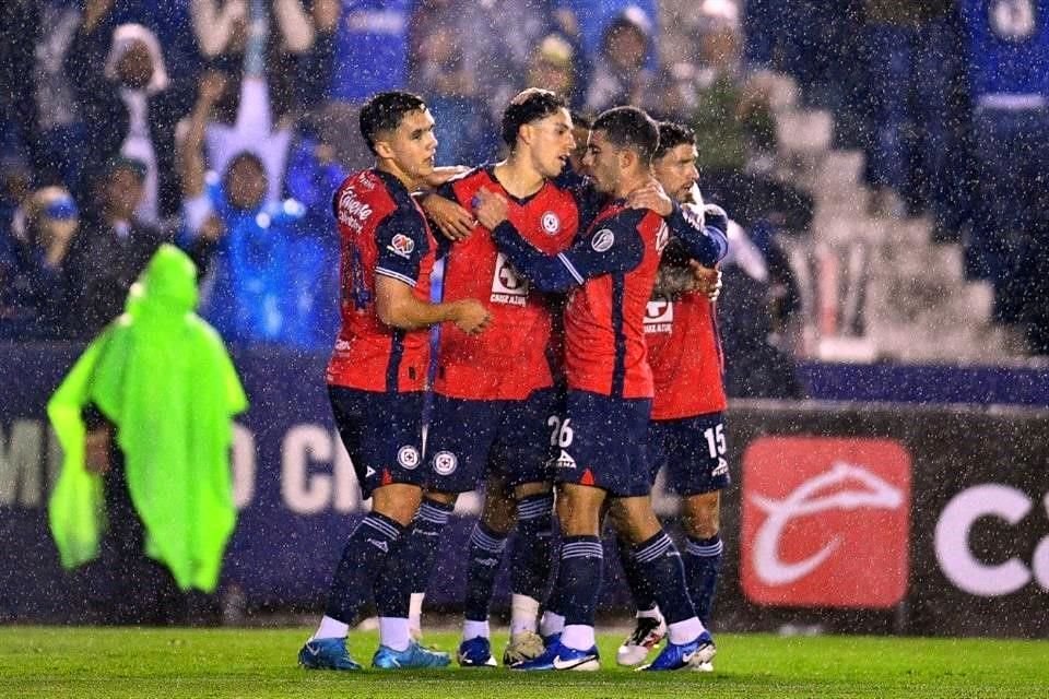 Cruz Azul sigue imparable en el torneo.