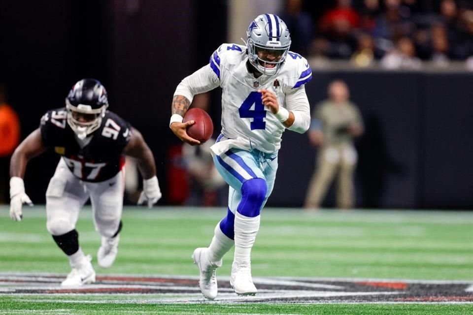 Dak Prescott no tuvo una buena actuación y no terminó el partido.