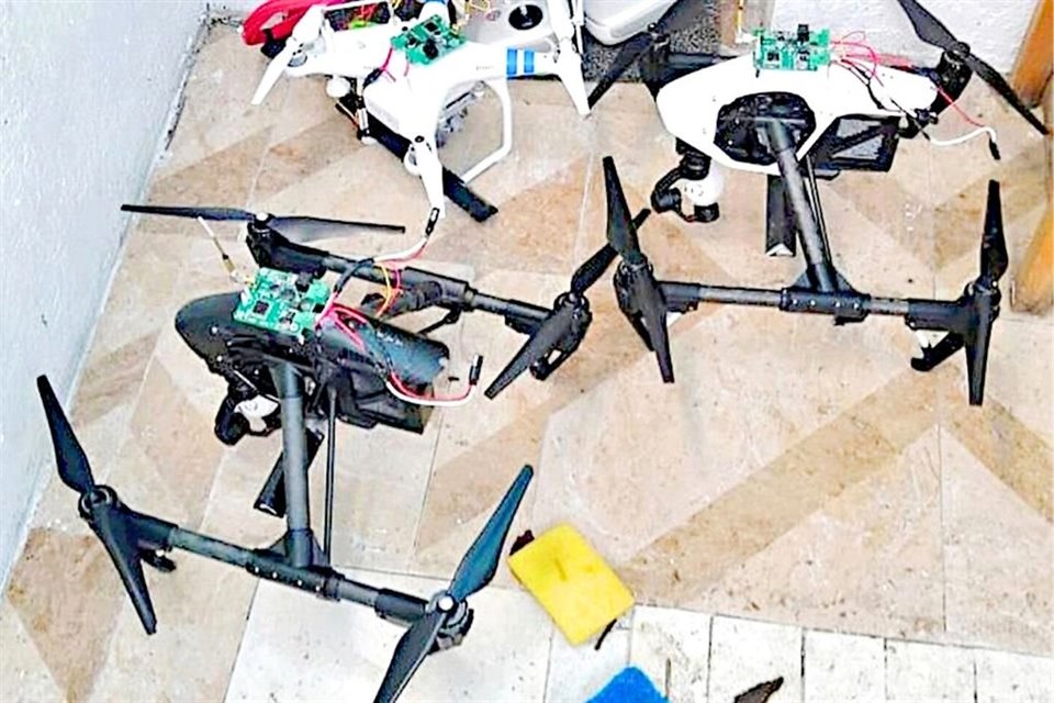 Cada vez más, los narcos utilizan drones con explosivos para atacar a la autoridad.