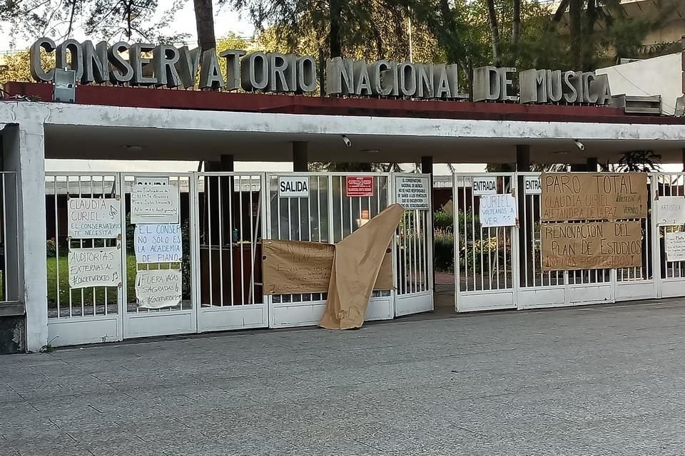 El Conservatorio Nacional de Música (CNM) reanudó clases este martes; comunidad estudiantil votó a favor de paro activo de manera indefinida.