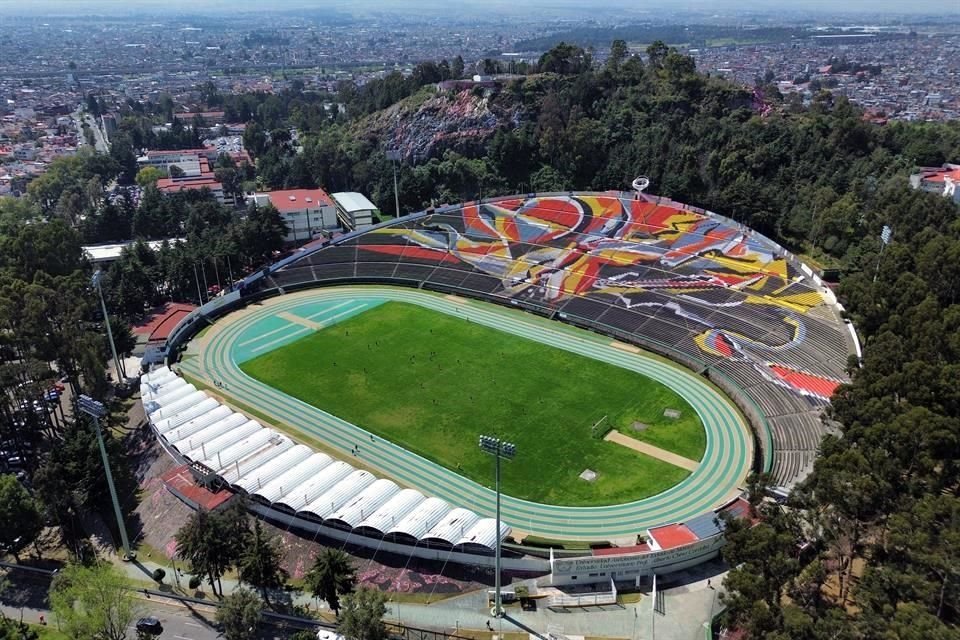 'Aratmósfera', mural aprobado por el Consejo Universitario de la UAEM hace 50 años, fue visualizado por el artista mexiquense Leopoldo Flores como el 'nacimiento de la luz'.