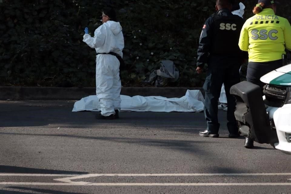 El hombre fue embestido esta mañana sobre los carriles laterales, a la altura de Calle Francisco Villa, en la Colonia Lomas de Zaragoza.