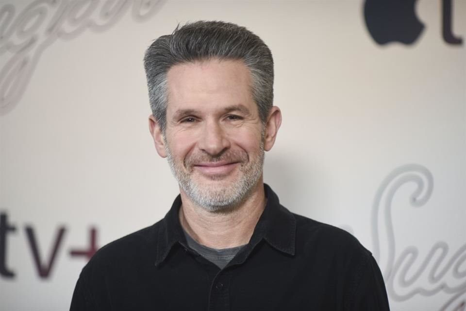 El guionista y productor Simon Kinberg cerró un acuerdo con Lucasfilm para desarrollar una nueva trilogía de 'Star Wars'.