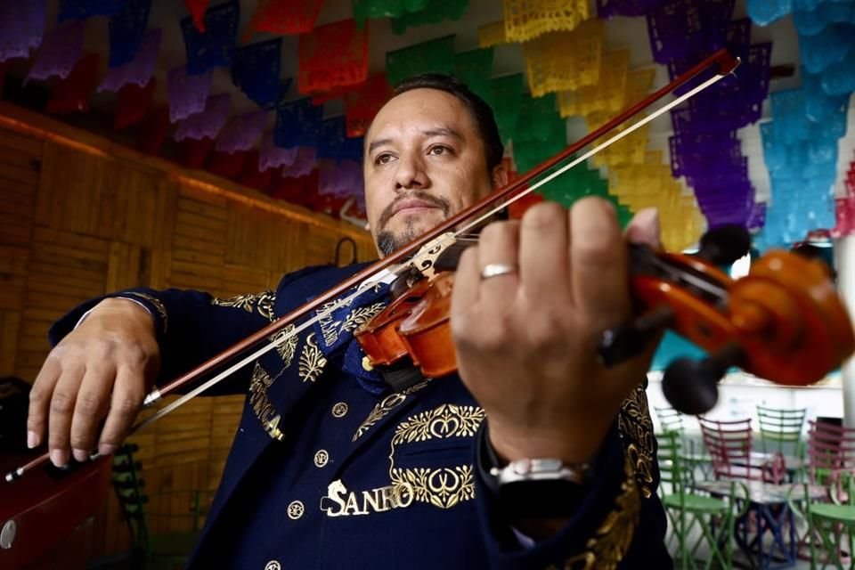 Cada músico que pertenece a un mariachi imprime su propio estilo.