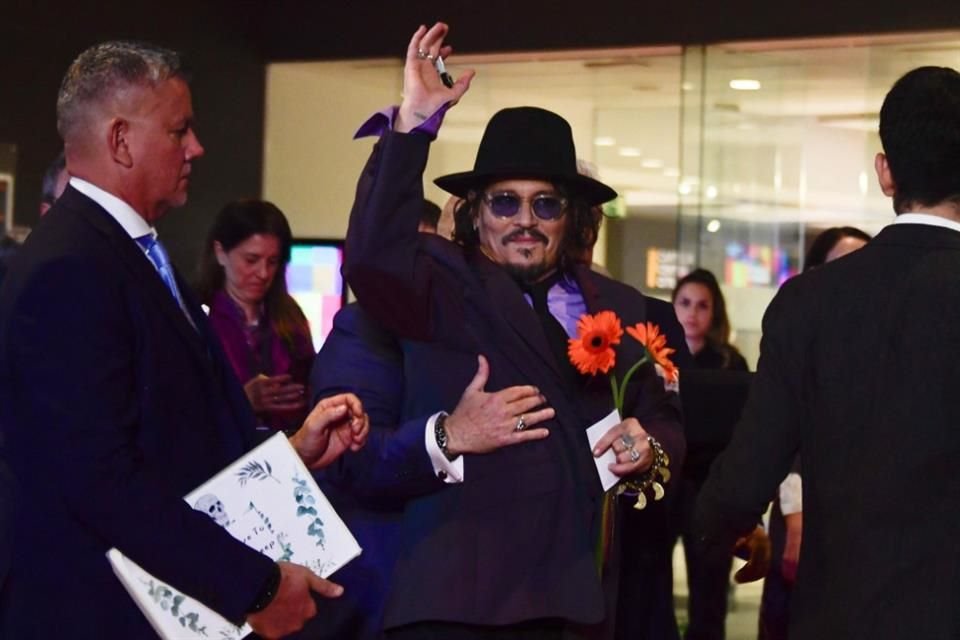 Depp, de 61 años, explicó su desilusión con la industria de Hollywood, asegurando que se basa en fórmulas previsibles.