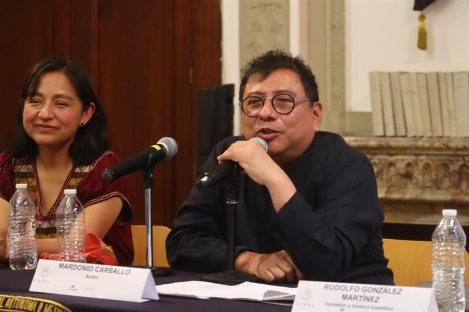 Mardonio Carballo presentó su nuevo libro 'Chén che re', un poemario trilingüe sobre la naturaleza y las lenguas originarias.