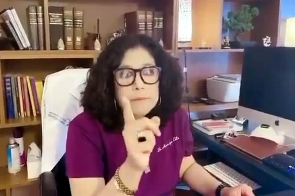 Cofepris informó que promueve una denuncia por usurpación de funciones contra Marilyn Cote, supuesta psiquiatra en Puebla exhibida en redes sociales.