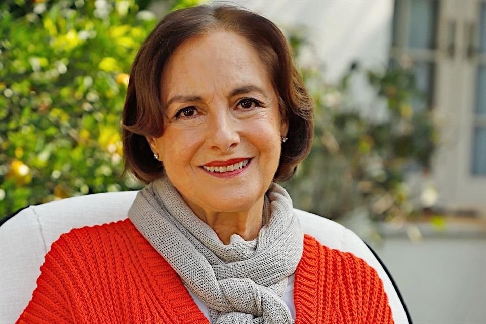 La actriz Diana Bracho, quien cumplirá el 12 de diciembre 80 años, se mantiene activa tras operación de columna y cervicales.