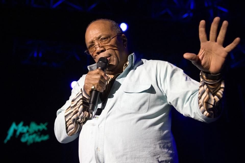 El productor Quincy Jones fue enterrado durante una ceremonia privada en Los Ángeles; asistieron solo familiares directos.