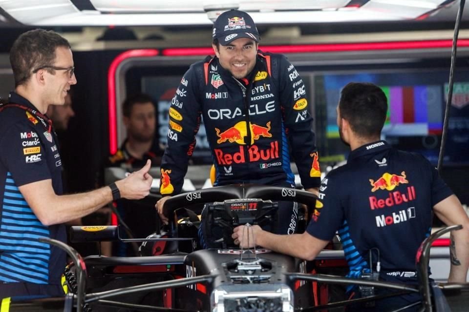 Sergio Pérez estará con Red Bull, al menos para la campaña 2025 de la Fórmula Uno pese a tener una temporada complicada.