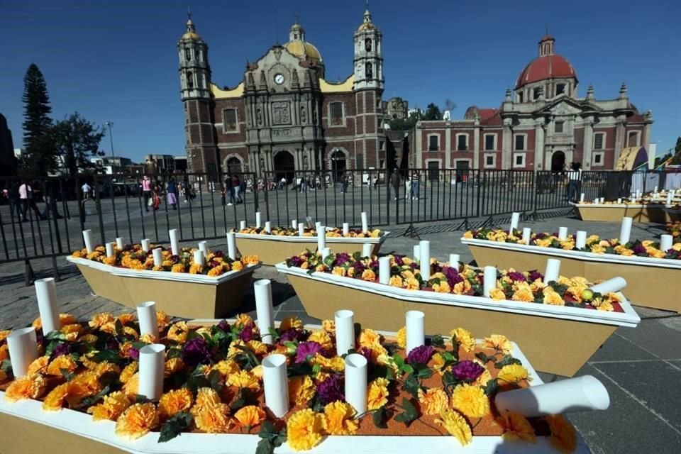 En la zona aún hay adornos de Día de Muertos.